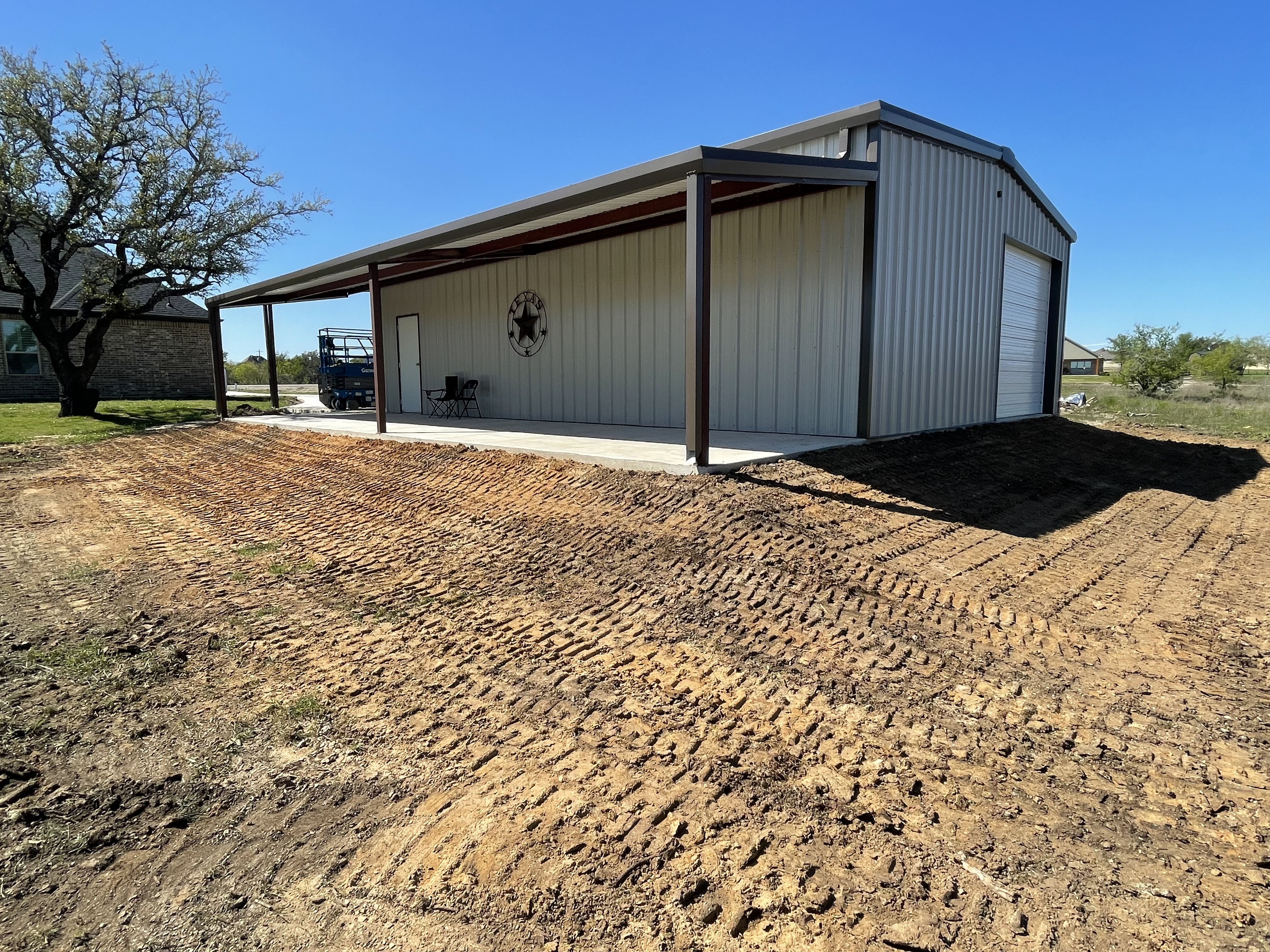 Custom metal building & shop by Jaybird Construction