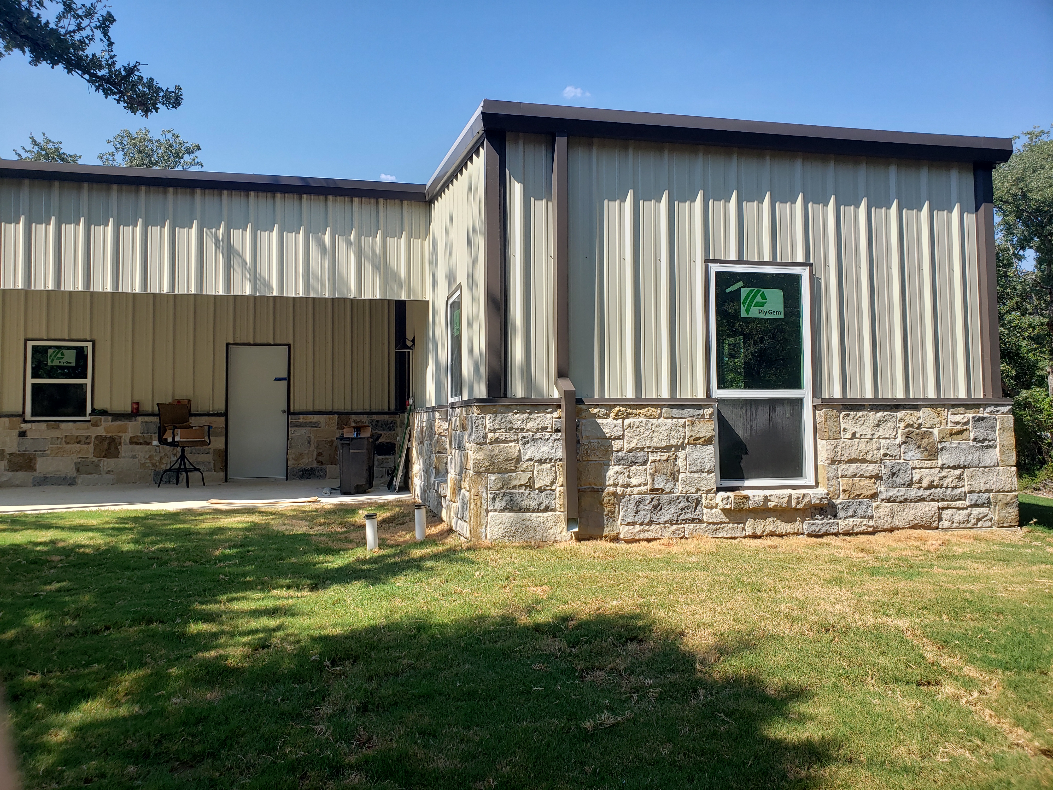 Custom metal building & shop by Jaybird Construction